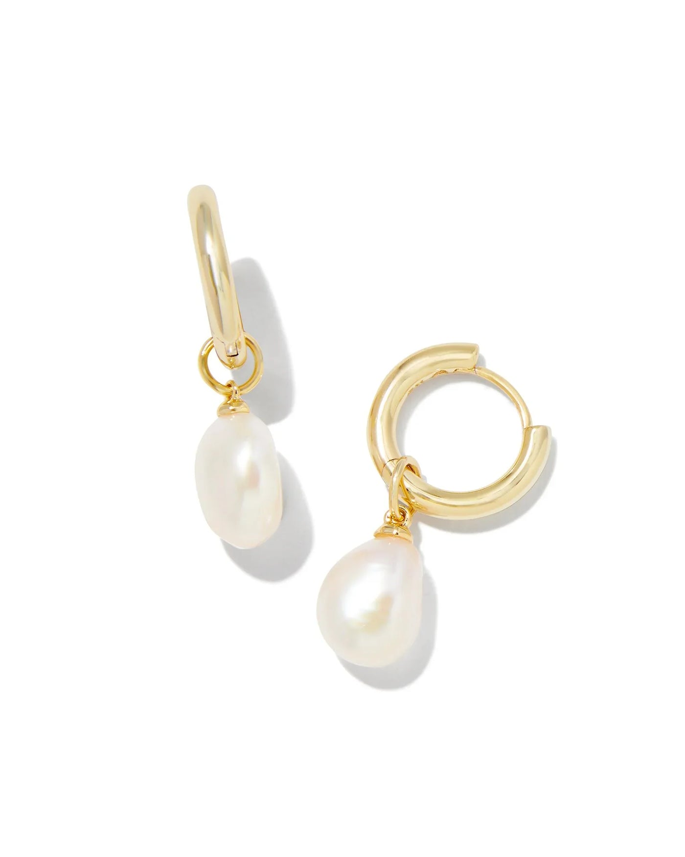 Kendra Scott Willa Pearl Huggie Earrings in Gold White Pearl
